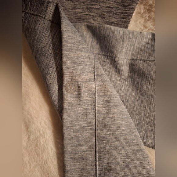 *Like New* Women's Lululemon Grey Ombre Balance & Resist Leggings - Picture 2 of 6